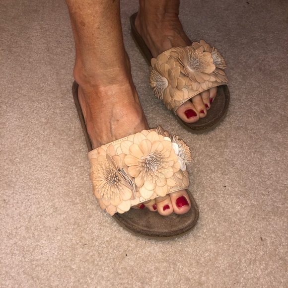 Not Rated Shoes - Beige Floral Slides